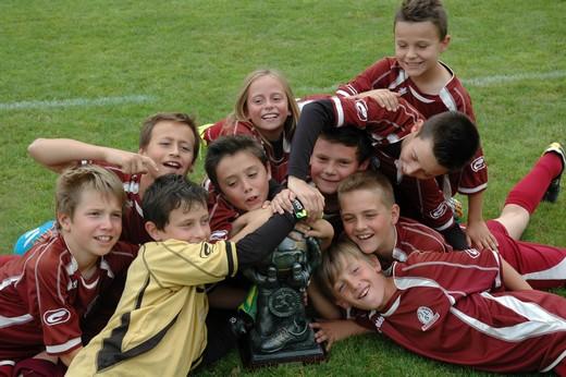 Les U11 remportent le tournoi SERGE MESONES à Aubin